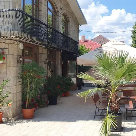 Отель Milcov 2*